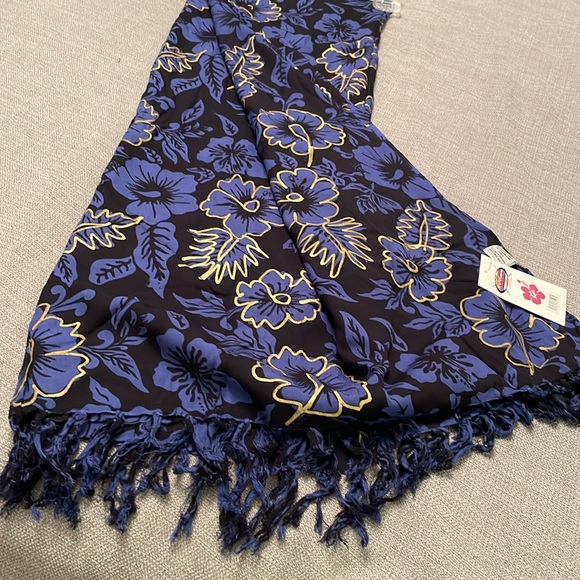 NWT PLANET SURF HAWAII FLORAL Sarong Scarf Wrap in Excellent Condition - Picture 8 of 12